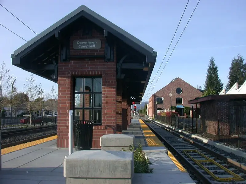 VTA light rail train at Downtown Campbell station