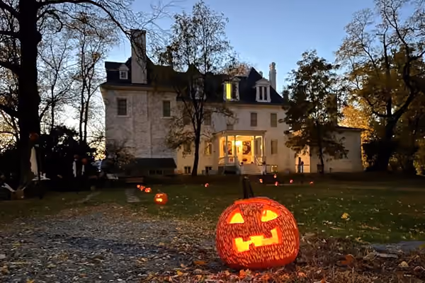 Legends by Candlelight: Halloween Ghost Tours