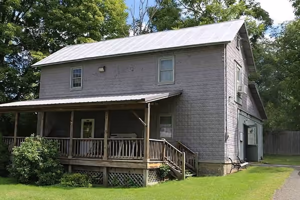 Livingston History Barn