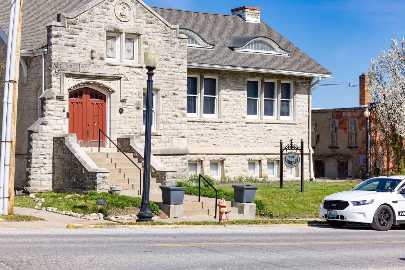The Louisiana Public Library, a limestone Carnegie-era building on the bluff.
