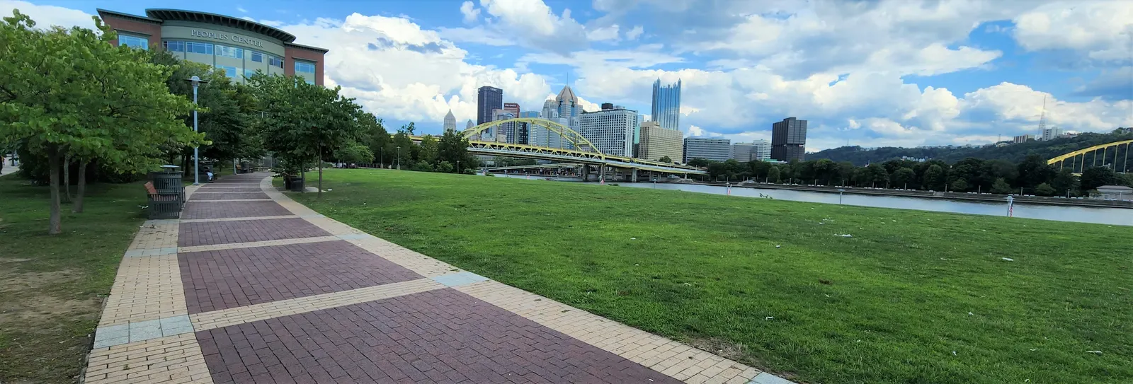 North Shore Riverfront Park: Great Lawn