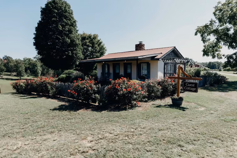 Amber Falls Winery Guest Cottage